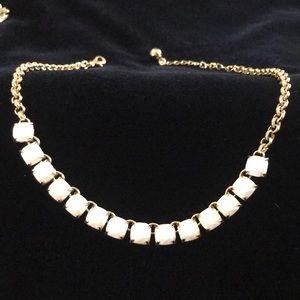 Beautiful Kate Spade necklace, with summer vibs!!